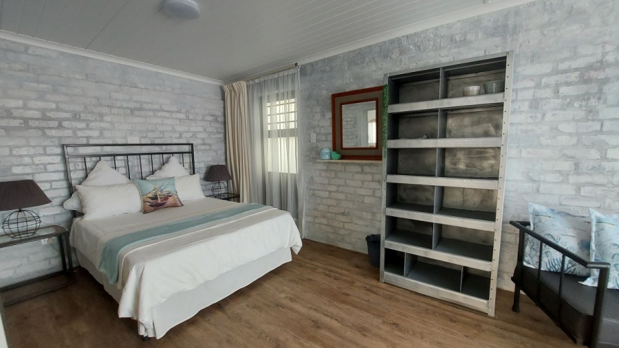 5 Bedroom Property for Sale in Perlemoenbaai Western Cape